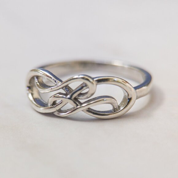 Sterling Silver Infinity Knot Ring — Openwork Figure-Eight, Size 8, 925 - Picture 3 of 11